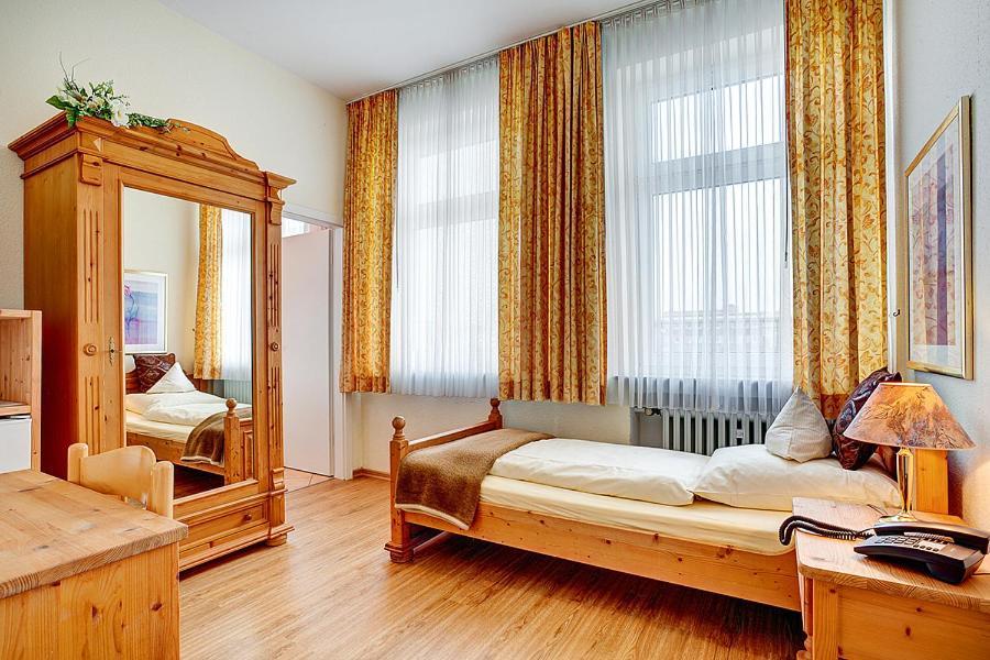 Stadthotel דטמולד מראה חיצוני תמונה